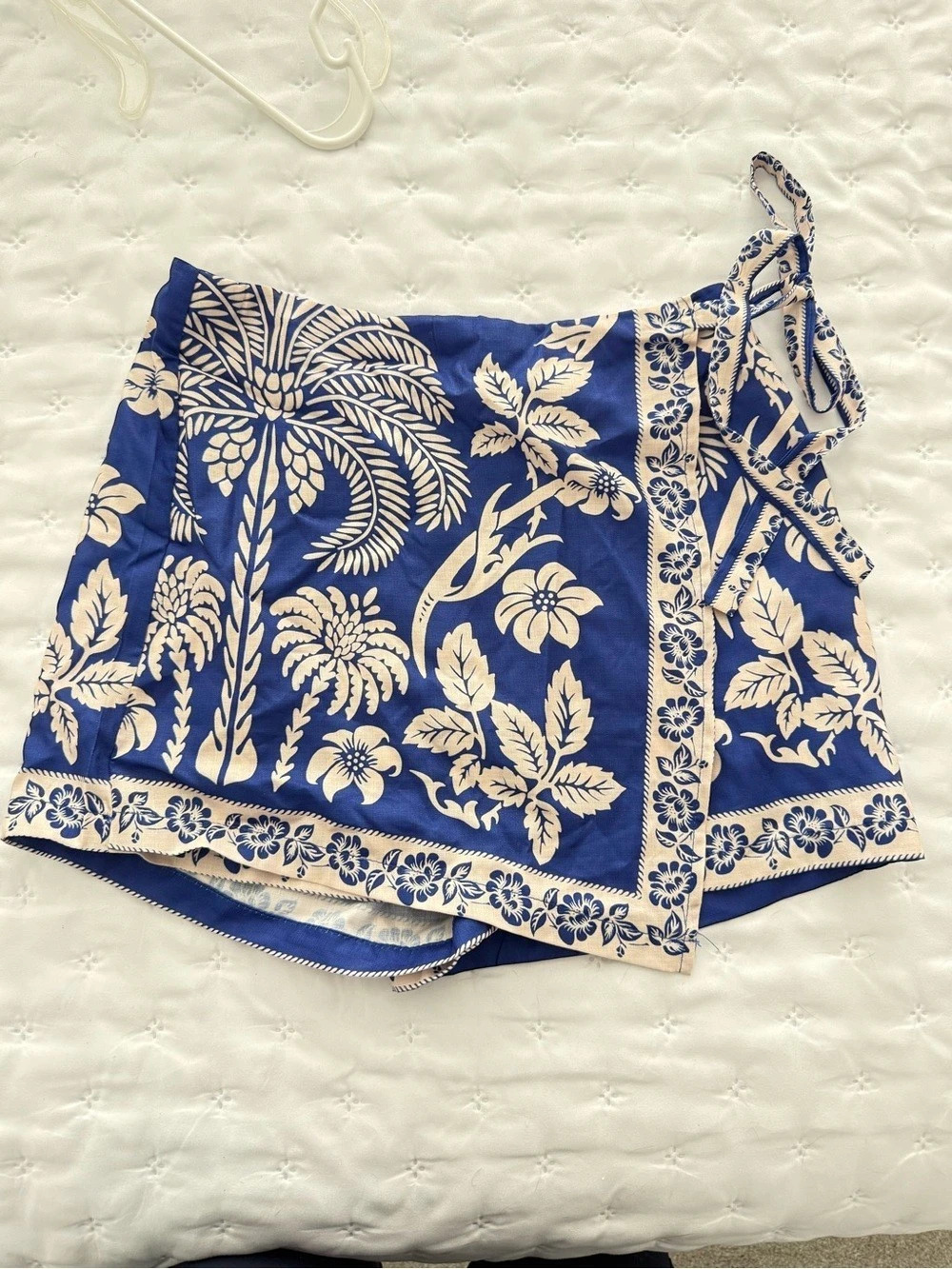 SHEIN Frenchy Floral Print Wrap Tie Mini Skort Wrap Tie High Waist Shorts Blue &